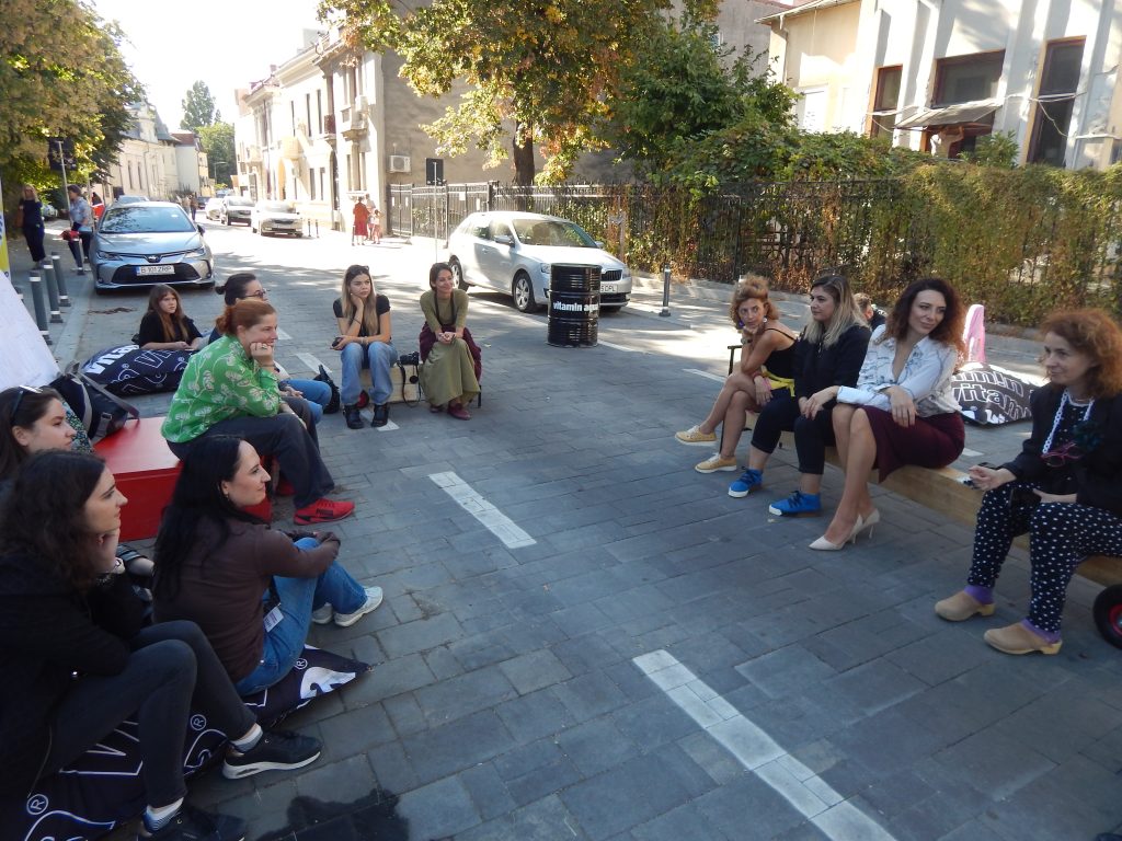 Întâlnirea comunitară de pe Strada Plantelor